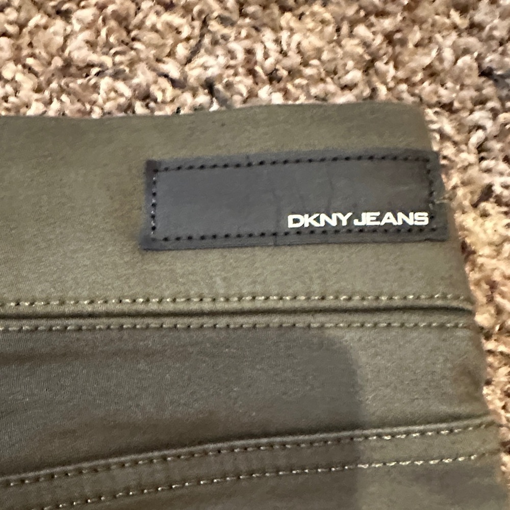 DNKY Jeans Olive Green Pull on Shorts S NWT Comfort Stretch - Picture 5 of 6